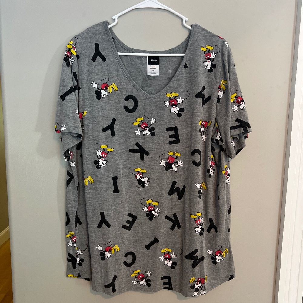 Women’s Disney Plus Size Tee Gray:Black/Red Size 2X EUC